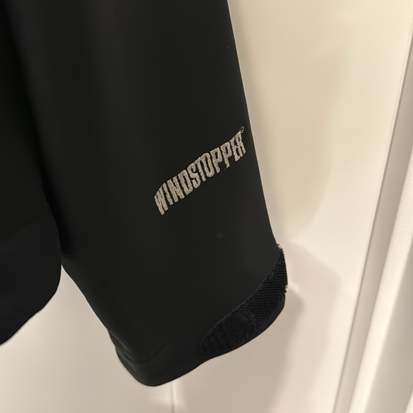 The North Face Women’s softshell jacket. Size large - Picture 3 of 4